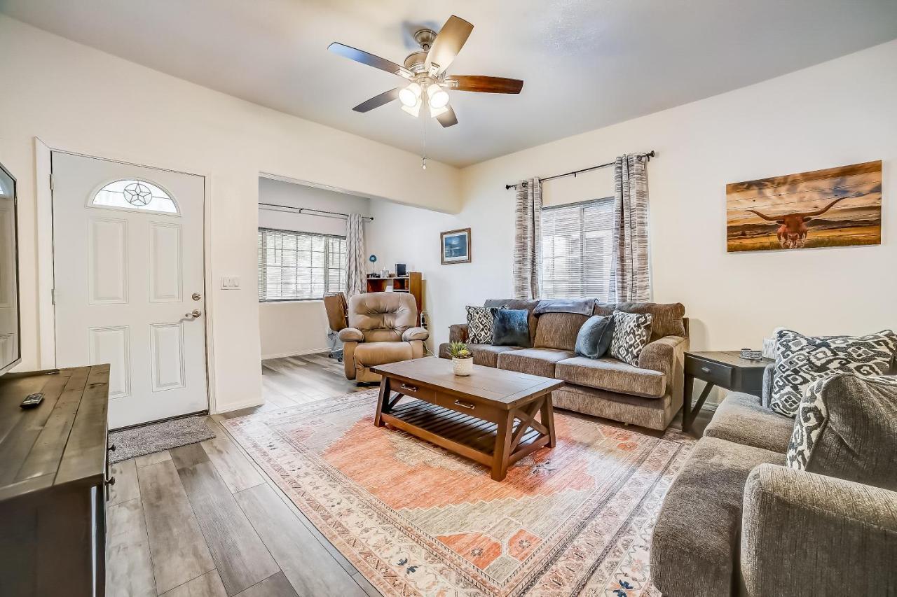 Midtown Modern Farmhouse San Antonio Exterior photo